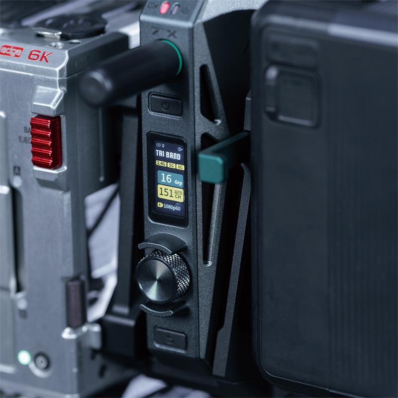 Accsoon V-Lock adapter for the CineView Master 4K and CineView 2 SDI
