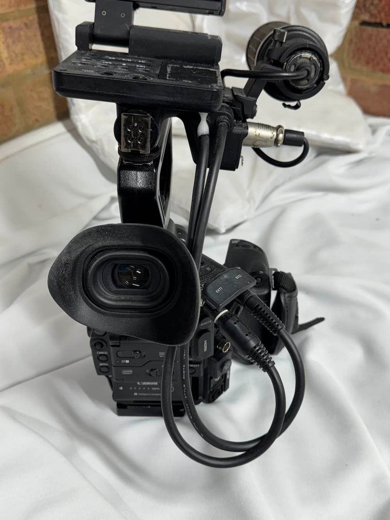 USED Canon Cinema EOS C300 (MK1) EF Mount Super 35mm Full HD Digital Cinema Camera