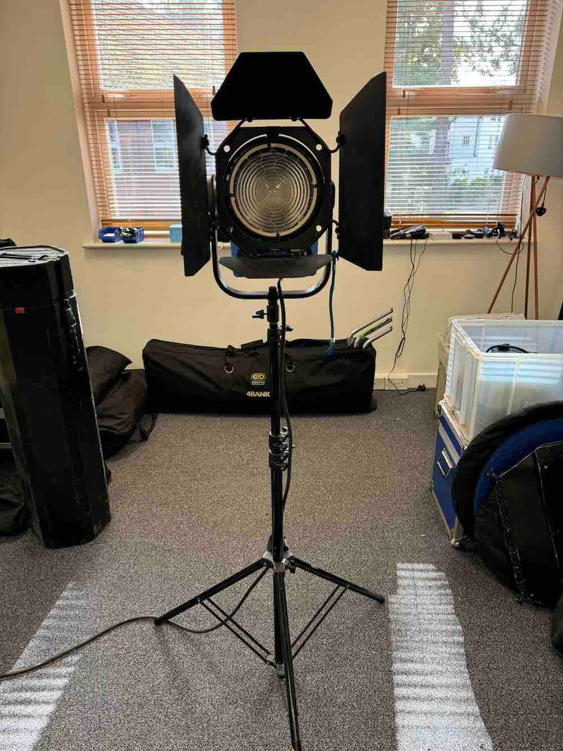 USED Arri True Blue T1 Tungsten Spot Light 1kw with Barn Doors & Spare Bulb (2 in Stock)