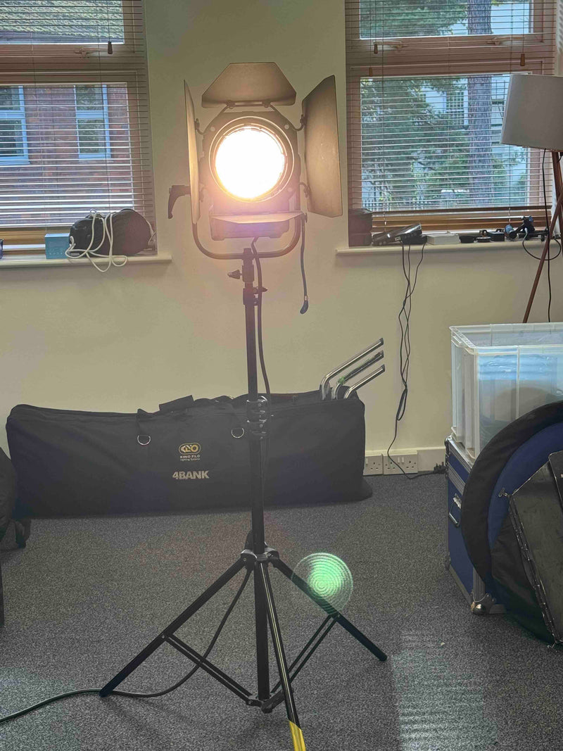 USED Arri True Blue T1 Tungsten Spot Light 1kw with Barn Doors & Spare Bulb (2 in Stock)