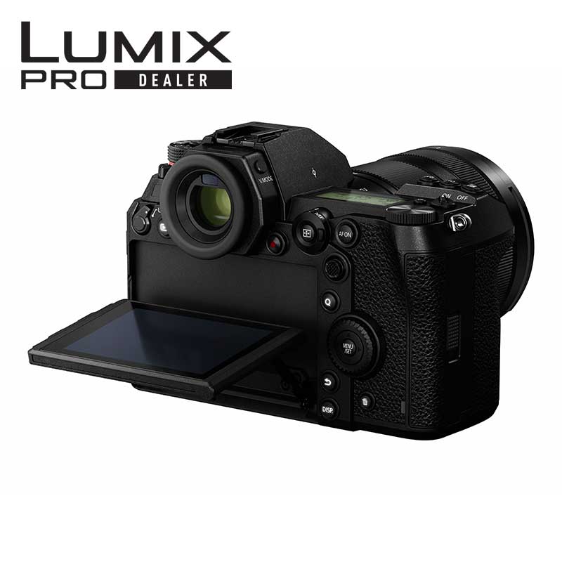 PANASONIC DC-S1M LUMIX Full Frame Digital Mirrorless Camera 24.2MP MOS Sensor with L-Mount 24-105mm Lens - PANDCS1MEK