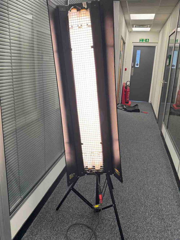 USED Kino Flo 4ft 2 Bank Fluorescent Light Kit with Manfrotto Stand