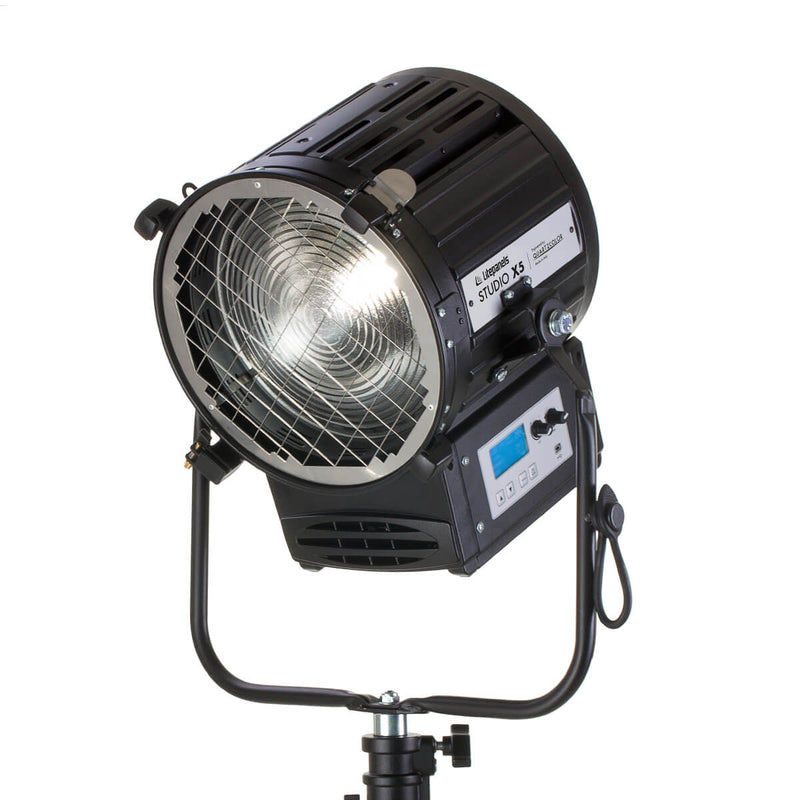 LITEPANELS Studio X5 Daylight 200W LED Fresnel (pole op) - 960-5211