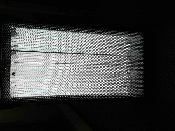 Kino Flo VistaBeam 300 DMX Fluorescent Lighting Fixture (AS NEW CONDITION)